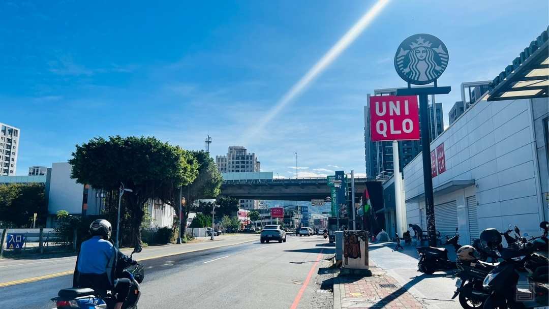 2025最新台中太平區介紹|帶你認識生活機能圈|人口成長為台中第四大|房市潛力大爆發帶動房價走勢未來發展【區域介紹|台中太平買房賣房|太平區房仲】 21 太平區中山路樹孝商區星巴克優衣庫生活圈太平區商圈分布圖區域介紹認識台中太平新光重劃區房價走勢人口成長房市潛力台中太平買屋賣屋買房賣房房仲推薦買房新手村吳書惟