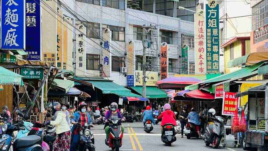 2025最新台中太平區介紹|帶你認識生活機能圈|人口成長為台中第四大|房市潛力大爆發帶動房價走勢未來發展【區域介紹|台中太平買房賣房|太平區房仲】 34 太平區早市採買中興東路太平路太平區商圈分布圖區域介紹認識台中太平新光重劃區房價走勢人口成長房市潛力台中太平買屋賣屋買房賣房房仲推薦買房新手村吳書惟